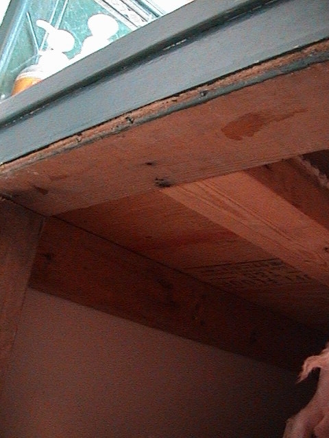 Photo of the inside of the tub surround.