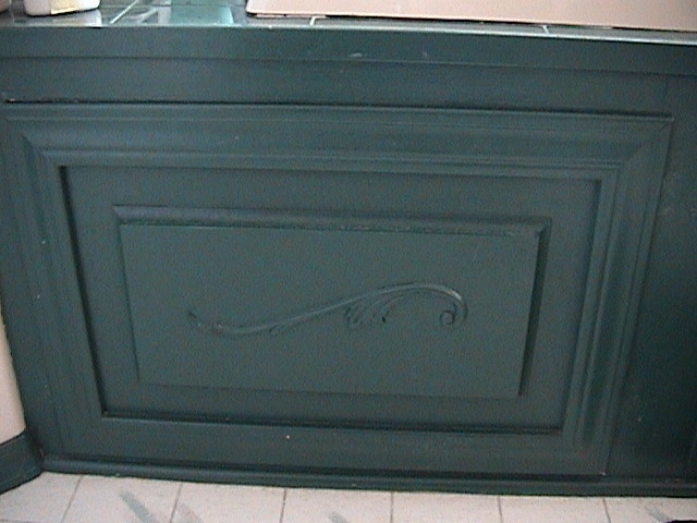 Photo of the detail on the jacuzzi enclosure panel.
